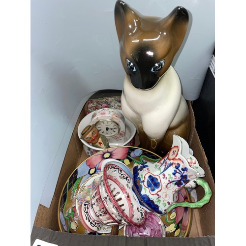 613 - SMALL CARTON INCLUDING POTTERY CAT FIGURE, FLORAL LUSTRE BOWL AND PIN DISHES