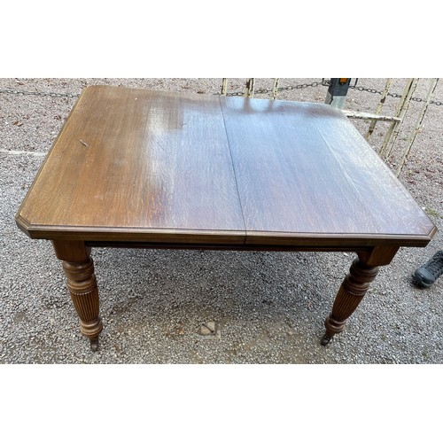 63 - EDWARDIAN EXTENDING DINING TABLE WITH CANTED EDGE ON CHUNKY TAPERED LEGS W105CM L123.5CM