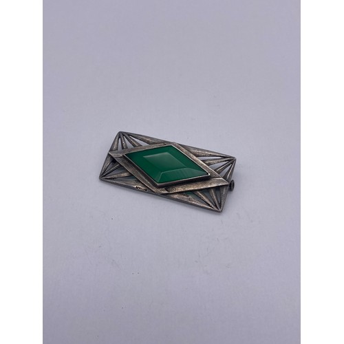 713 - ART DECO INSPIRED LEROYER BASE METAL LOZENGE BAR BROOCH