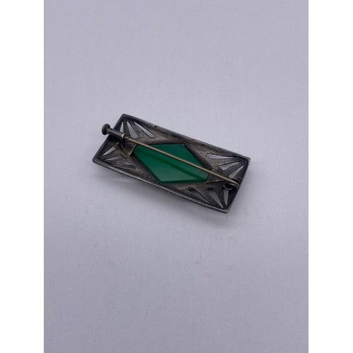 713 - ART DECO INSPIRED LEROYER BASE METAL LOZENGE BAR BROOCH