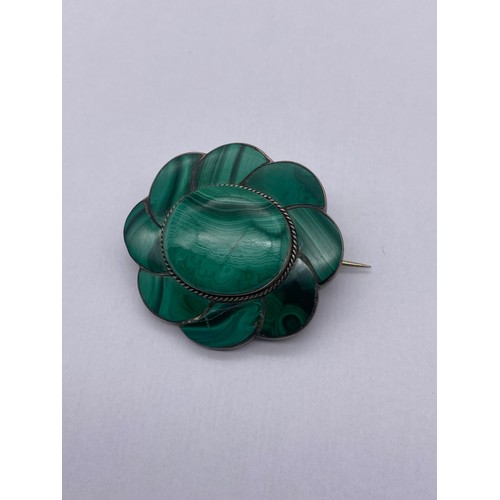 755 - PAIR OF 925 CLIP ON CABOCHON EARRINGS, MALACHITE BROOCH, PAU SHELL SWIRL BROOCH AND A SELECTION OF O... 