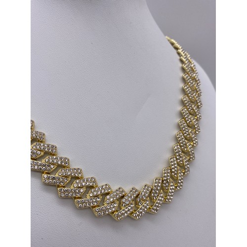 728 - GOOD QUALITY DIAMANTE FLAT CURB LINK ENCRUSTED NECKLACE WITH PAVE SET CLASP 52CM APPROX