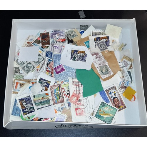 679 - ACE PACKETS OF VARIOUS STAMPS AND APPROVAL PACKS AND BINDERS OF STAMPS ON TRANSPORT RELATED SUBJECTS