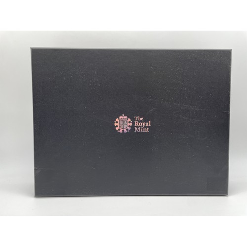 456 - ROYAL MINT 2015 UK 4TH AND 5TH DIFINITIVE COINAGE PORTRAIT SILVER COLLECTION