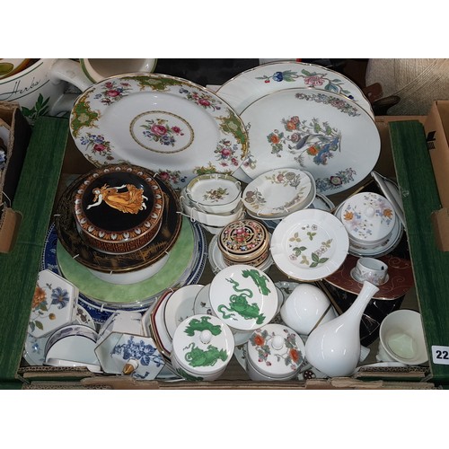 221 - CARTON - VARIOUS WEDGWOOD BONE CHINA VASES, DECORATIVE PLATES, PIN DISHES, JARS AND COVER, VARIOUS P... 