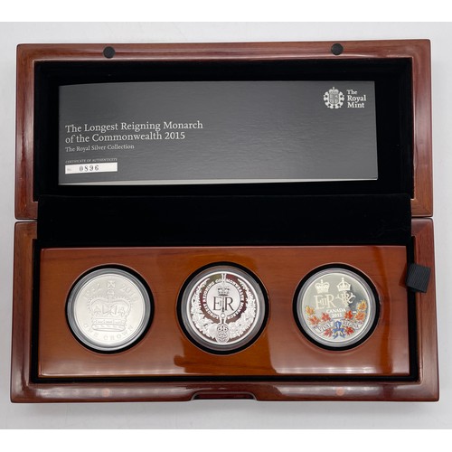 424 - ROYAL MINT THE LONGEST REIGNING MONARCH OF THE COMMONWEALTH 2015 ROYAL SILVER COIN COLLECTION