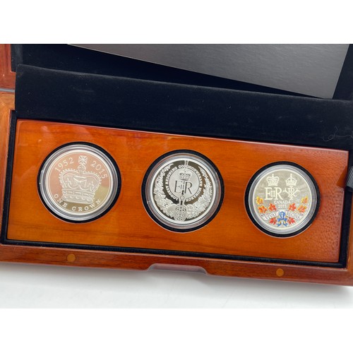 424 - ROYAL MINT THE LONGEST REIGNING MONARCH OF THE COMMONWEALTH 2015 ROYAL SILVER COIN COLLECTION