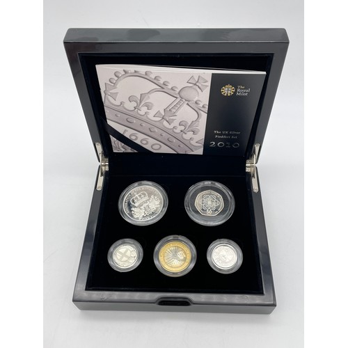 404 - ROYAL MINT 2010 UK SILVER PIEDFORT COMMEMORATIVE COIN SET