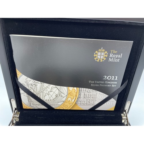 402 - ROYAL MINT 2011 SILVER PROOF PIEDFORT COIN SET