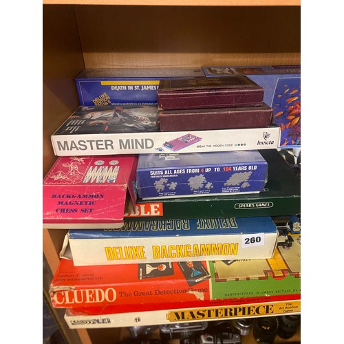 260 - SELECTION OF VINTAGE BOARD GAMES INCLUDING MASTER MIND, CLUEDO