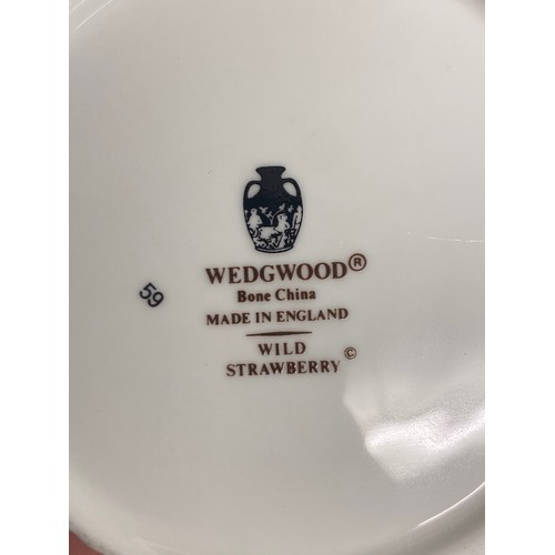 205 - WEDGWOOD BONE CHINA WILD STRAWBERRY PATTERN TRINKET BOXES, BASKET, PIN DISHES