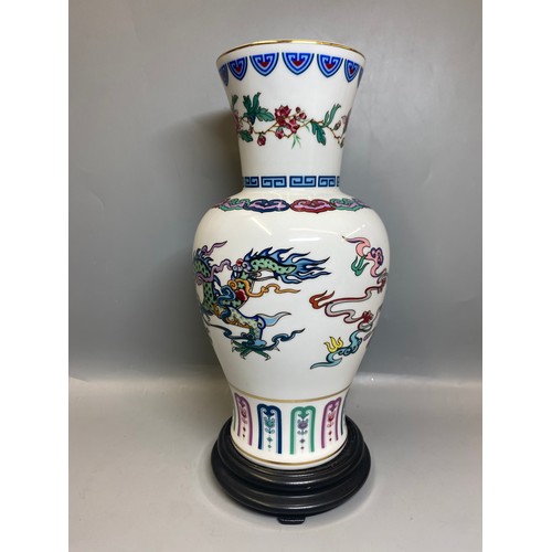 214 - PAIR OF FINE PORCELAIN THE DANCE OF THE CELESTIAL DRAGON BALUSTER VASES