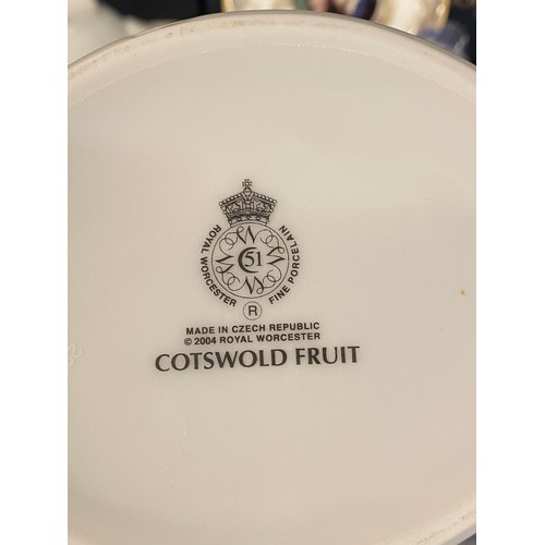 231 - SHELF - BOXED ROYAL WORCESTER EGG CODDLERS, COTSWOLD FRUIT PATTERN BOWLS, BREAKFAST CUP AND SAUCER, ... 