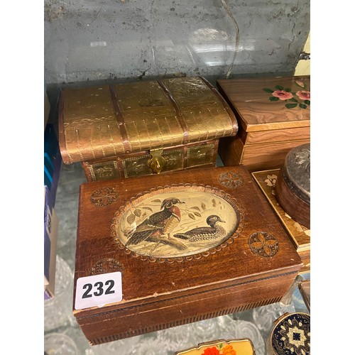 232 - SELECTION OF DECORATIVE WOODEN BOXES AND CASKETS, PILL BOXES
