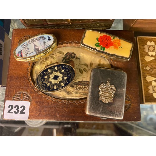 232 - SELECTION OF DECORATIVE WOODEN BOXES AND CASKETS, PILL BOXES