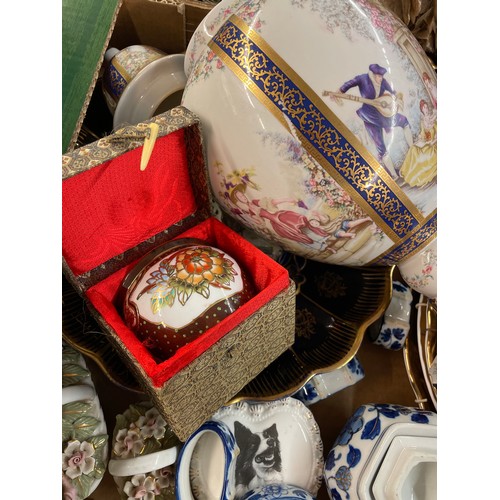 341 - BOX OF CERAMICS INCLUDING PRINKNASH BIRD PLATES, BONE CHINA THIMBLES, DECORATIVE GALLEON PLATE, VASE... 