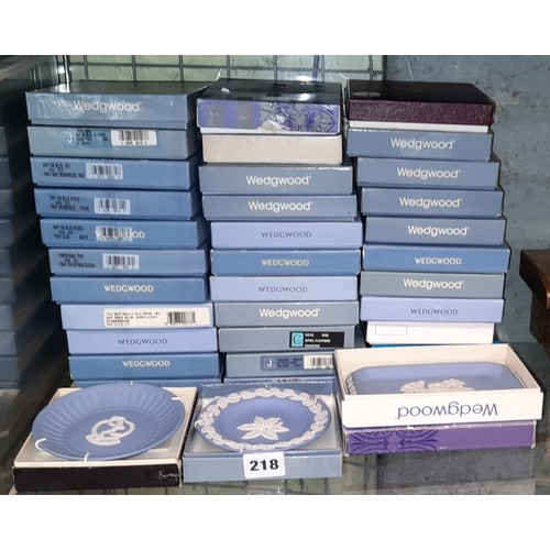 218 - SELECTION OF BOXED WEDGWOOD JASPER WARE PIN DISHES AND OBLONG TRAYS