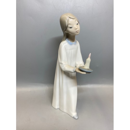 227 - FOUR BOXED LLADRO FIGURES CHILDREN WITH CHAMBER STICKS, PLUS NAO SEATED GIRL FIGURE