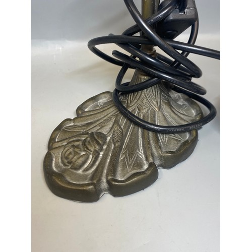 276 - STAINED GLASS FLOWER HEAD DESK LAMP