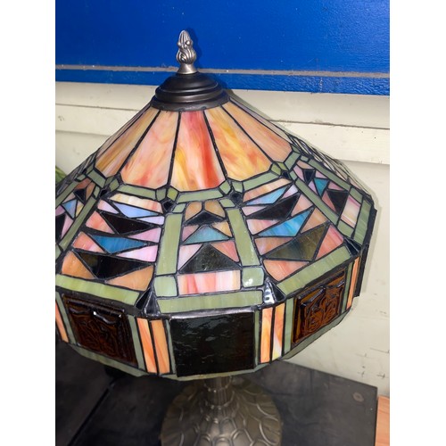 278 - REPRODUCTION TIFFANY INSPIRED TABLE LAMP WITH STAINED GLASS SHADE A/F