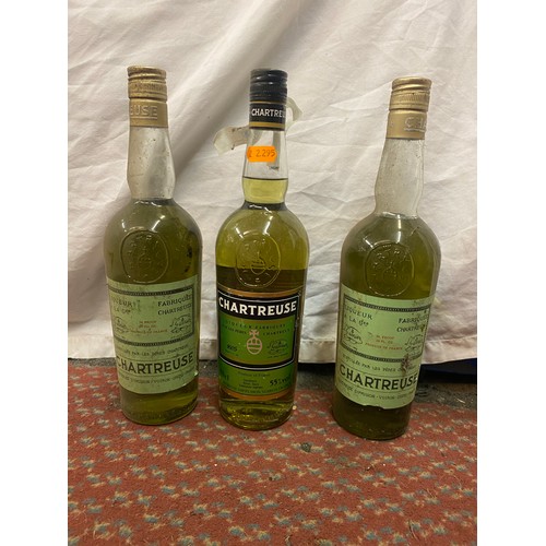 257 - VARIOUS BOTTLES OF WINES AND SPIRITS
