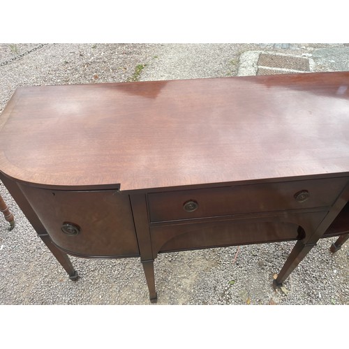 24 - GEORGE III STYLE MAHOGANY CROSS BANDED BOW BREAKFRONT SIDEBOARD