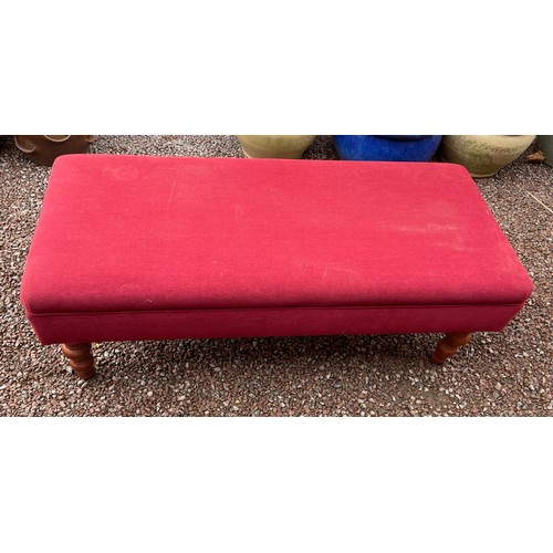 200A - RED FABRIC UPHOLSTERED WINDOW DUET STOOL ON TURNED FEET