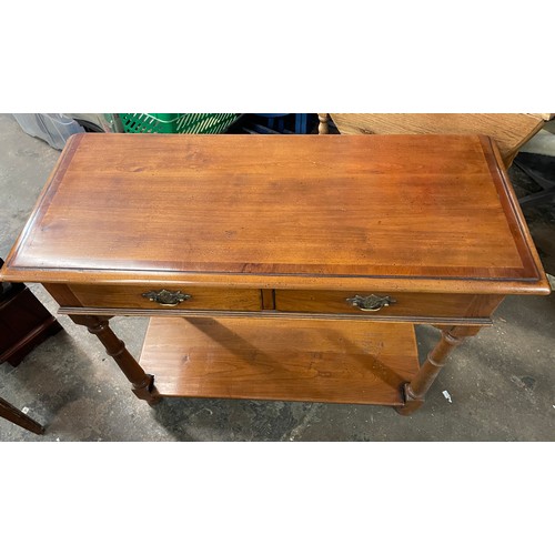 193A - SIMSON OF NORFOLK REPRODUCTION SIDE TABLE WITH UNDERTIER