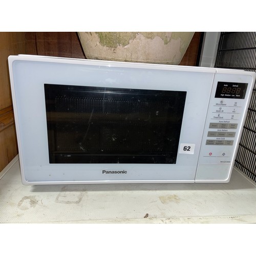 62 - PANASONIC MIRCROWAVE OVEN