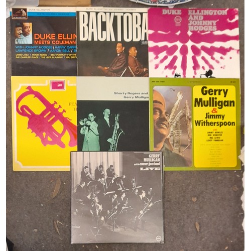 332 - VINYL AND JAZZ LPS, SAXOPHONISTS, CHARLIE PARKER, COLEMAN HAWKINS, ART PEPPER, SONY ROLLINS AND OTHE... 