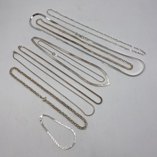 520 - SELECTION OF SILVER HERRINGBONE AND BELCHER LINK NECKLACES AND CHAINS 2.7OZ APPROX