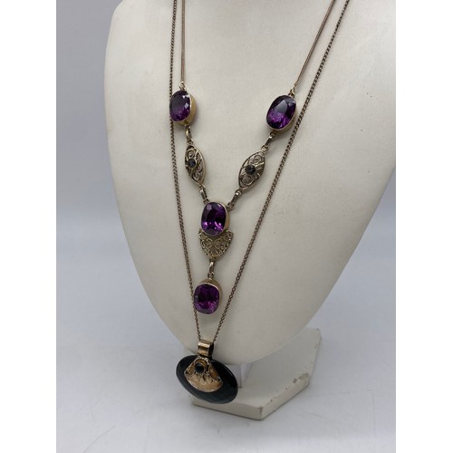 516 - SILVER JEWELLERY INC ONYX AND DIAMANTE CROSS, PENDANT, AMETHYST SET DROPPER NECKLACE, ONYX BROOCH/PE... 