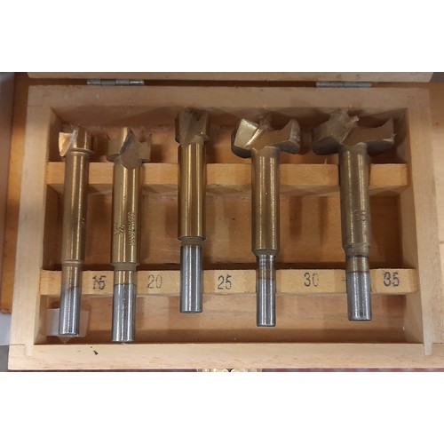 306 - BOXED SET OF DRUM SANDERS, ROUTER BITS, AND FORSTNER BIT SET