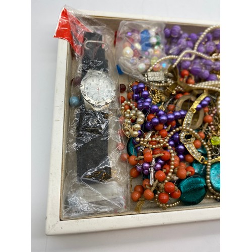 518 - TRAY OF MISCELLANEOUS COSTUME JEWELLERY AND WRISTWATCH