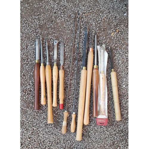 216B - BOX OF VARIOUS GOOD QUALITY WOOD TURNING CHISELS AND RASPS