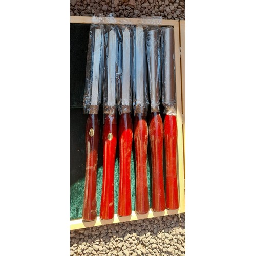 216A - CASED SET OF CROWN BILL JONES WOOD TURNING CHISELS