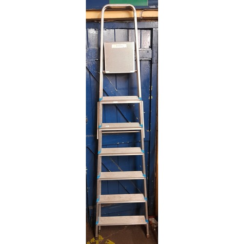 195L - BELDRAY ALUMINIUM STEP LADDERS