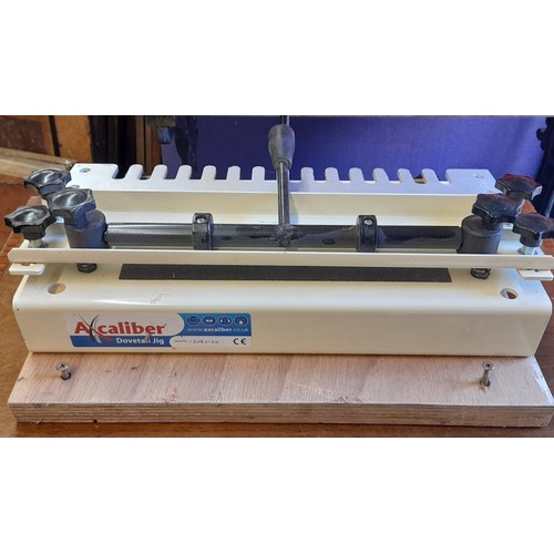 195Q - MORTICE DOVE TAILING JIG AND ATTACHMENTS