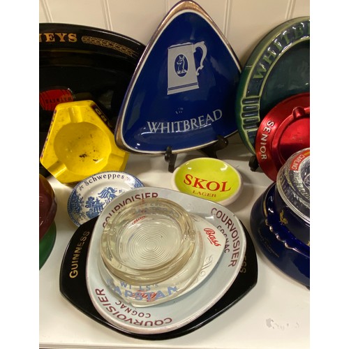 281 - SHELF OF PUBLIC HOUSE AND BREWERY ADVERTISING ASHTRAYS