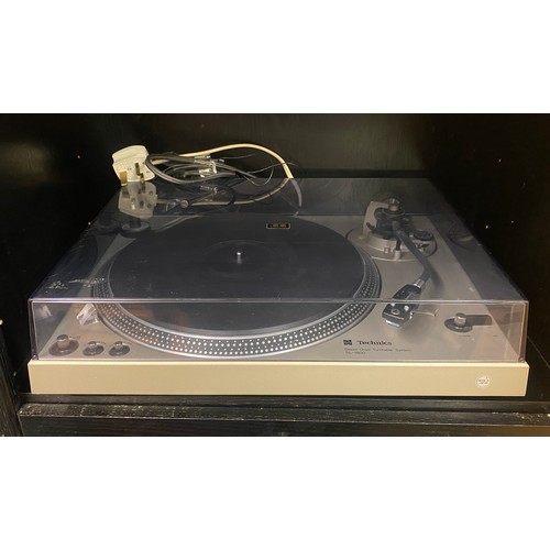 17 - TECHNICS DIRECT DRIVE TURN TABLE