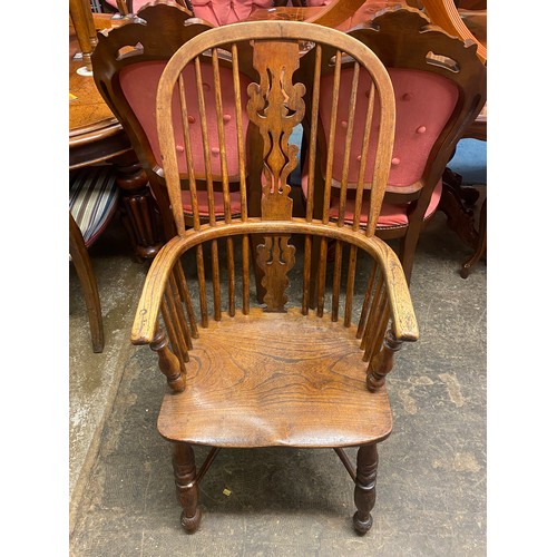 48 - 19TH CENTURY ELM PIERCED FIDDLE BACK COUNTRY WINDSOR CHAIR WITH CRINOLINE STRETCHER