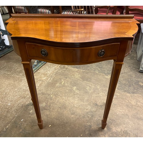 62 - REPRODUCTION GEORGIAN STYLE YEW SERPENTINE SIDE TABLE ON TAPERED LEGS