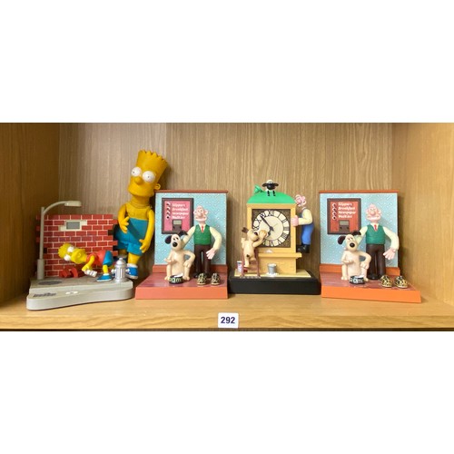 292 - FOUR WALLACE AND GROMIT AND SIMPSONS BATTERY OPERATED FIGURE GROUPS