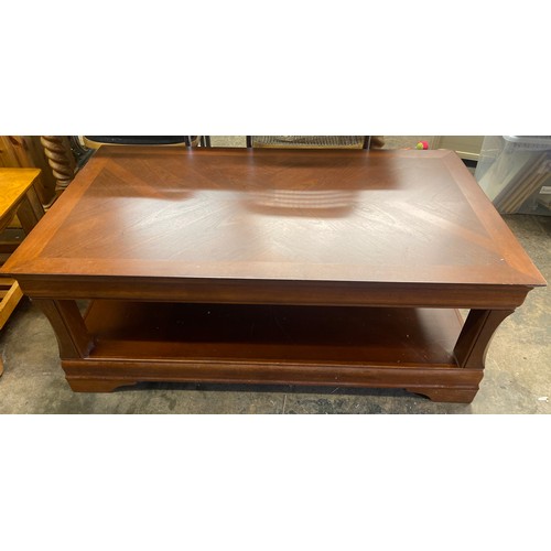 92 - CHERRY WOOD RECTANGULAR COFFEE TABLE WITH UNDER SHELF