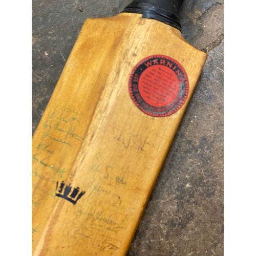 310 - GRADIDGE IMPERIAL DRIVER CRICKET BAT ENGLAND V SOUTH AFRICA WITH SIGNATURES FRONT AND BACK SOME FADE... 