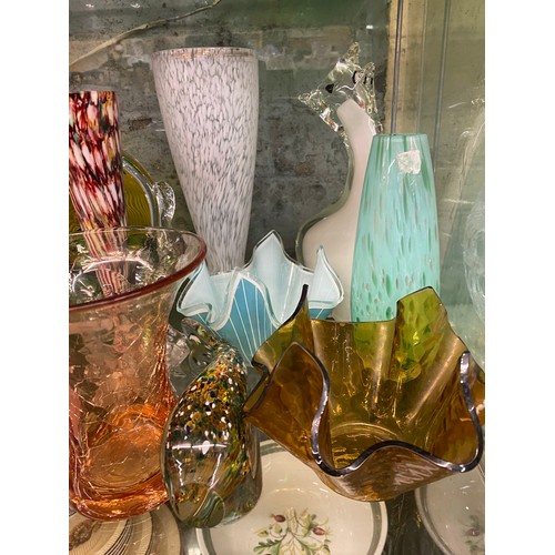 343 - SHELF OF GLASS PAPERWEIGHTS, HANDKERCHIEF VASES, BASKETS AND FISH FIGURE