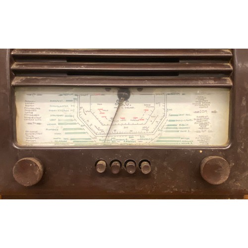 304 - BROWN BAKELITE CASED GEC RADIO AND MARCONI PHONE RADIO