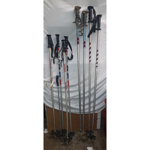 267 - PAIRS OF SKIS AND POLES