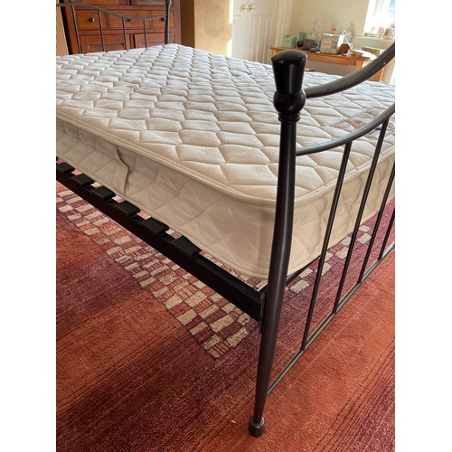 90 - BLACK METAL ARCHED FRAMED DOUBLE BED FRAME AND MATTRESS AND SIMILAR CHROMIUM BEDSTEAD