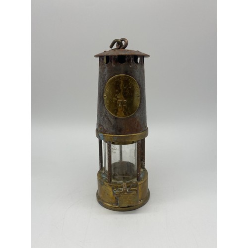 528 - ECCLES 72 MINERS SAFETY LANTERN